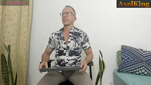  axelking  online show from July 16, 11:38 am
