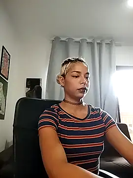 Helenoir online show from April 2, 12:14 pm