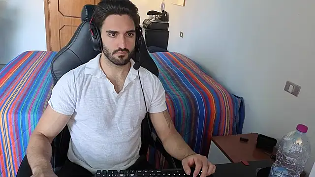 Al3xox02 online show from April 16, 12:28 pm