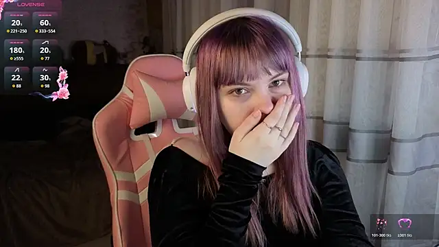 KristiBloom online show from March 8, 12:41 am