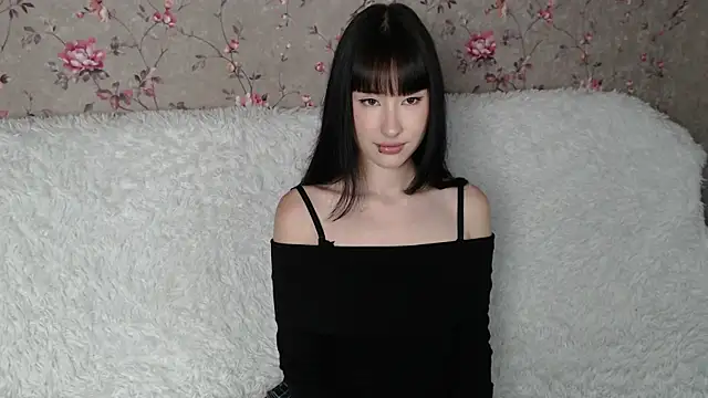 NaemiiBlush online show from June 11, 4:38 pm