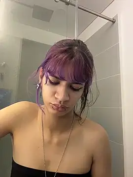 Snapshot of sukulaurens chatting on December 22, 4:20 am sukulaurens online show from December 22, 4:20 am