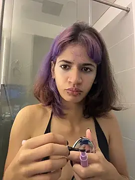 Snapshot of sukulaurens chatting on January 6, 4:16 am sukulaurens online show from January 6, 4:16 am