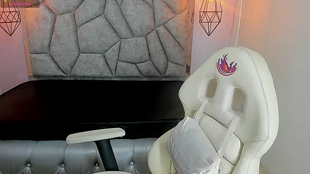 Addyy 02 online show from March 26, 7:19 pm