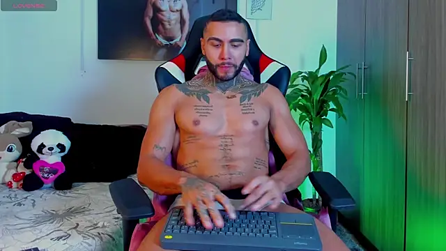 Danny Willson online show from April 18, 12:53 pm