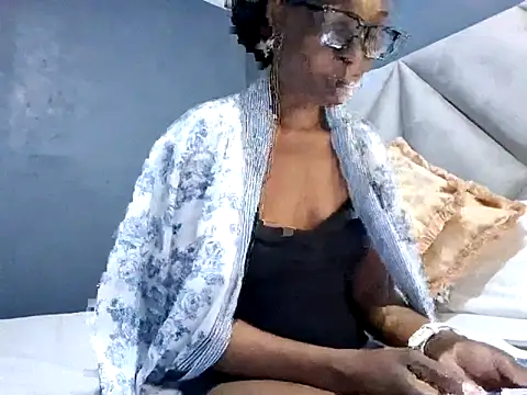NaughtyCouga online show from May 22, 5:25 am