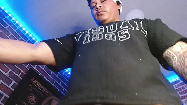 Snapshot of jordan_bigcock_ chatting on June 11, 12:32 am jordan bigcock online show from June 11, 12:32 am