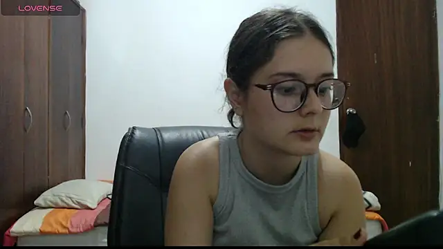 CarlaLorez online show from July 3, 11:44 pm