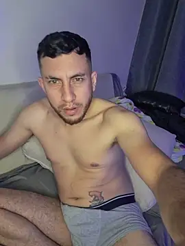 Snapshot of Alessfuck_friends chatting on March 22, 9:56 am Alessfuck friends online show from March 22, 9:56 am