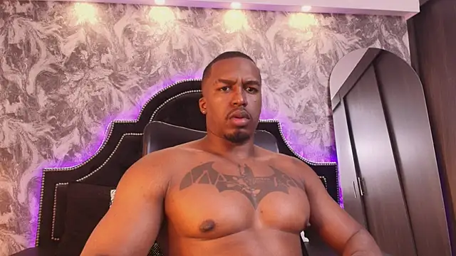 Snapshot of DenzelRios chatting on February 21, 9:05 pm DenzelRios online show from February 21, 9:05 pm