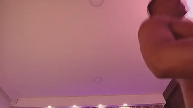 Snapshot of DenzelRios chatting on March 4, 3:34 am DenzelRios online show from March 4, 3:34 am