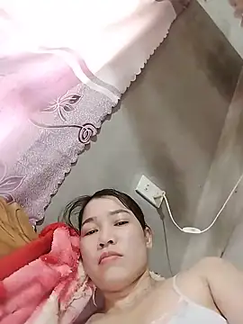 Snapshot of ladzy_sexy chatting on July 3, 6:42 am ladzy sexy online show from July 3, 6:42 am