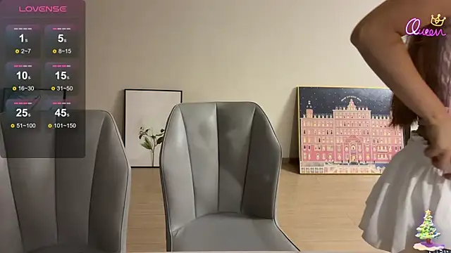 Snapshot of Alyssa-8 chatting on June 27, 1:06 pm Alyssa-8 online show from June 27, 1:06 pm