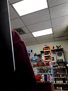 Snapshot of Cassaroll333 chatting on November 10, 5:12 pm Cassaroll333 online show from November 10, 5:12 pm