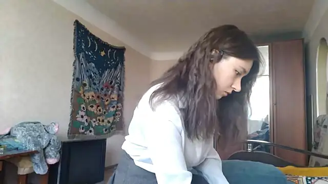 MiaLovelyOne online show from November 7, 9:31 am