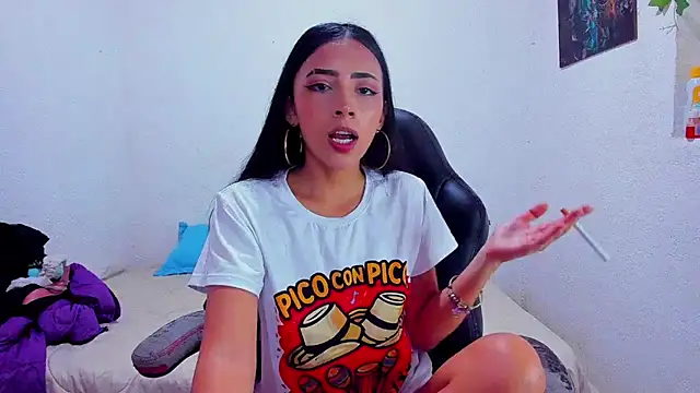 soffycarter1 online show from April 16, 10:56 pm