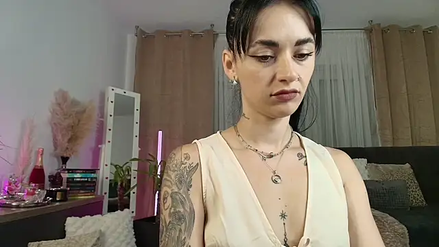 JacquelineHex online show from July 12, 2:13 am