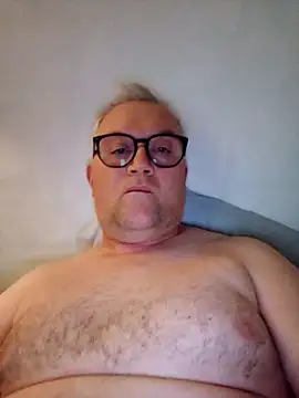 macdut67 online show from October 8, 8:34 am