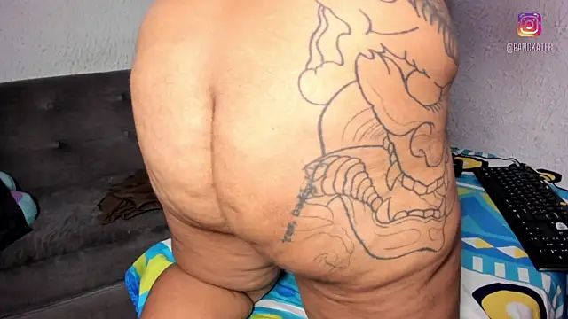 Emilycollei online show from April 5, 8:28 pm