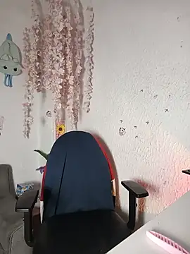 Emilycollei online show from May 24, 2:38 am