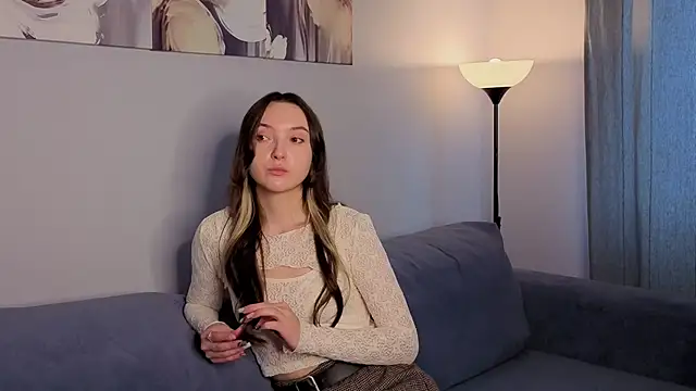 SylviaHamilton online show from October 10, 11:31 am