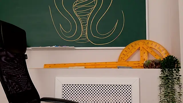 Snapshot of ClaireMathis chatting on January 5, 5:27 pm ClaireMathis online show from January 5, 5:27 pm