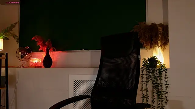 ClaireMathis online show from August 3, 3:05 pm