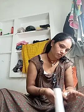 Snapshot of Cuty_tanya chatting on February 24, 7:12 pm Cuty tanya online show from February 24, 7:12 pm