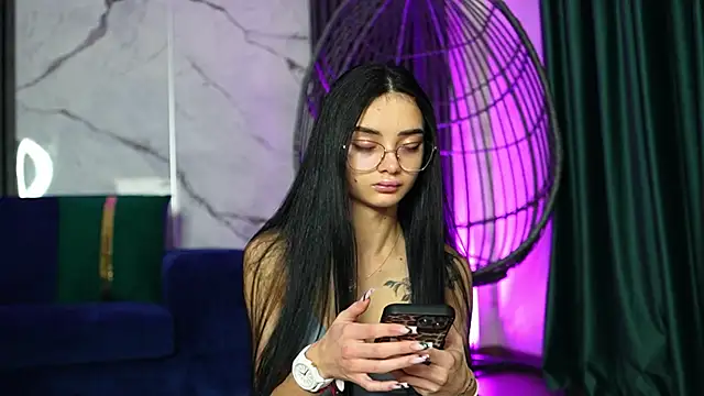 RachelRavee online show from October 25, 4:20 am