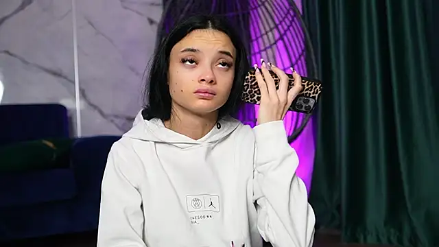 RachelRavee online show from November 4, 5:17 am