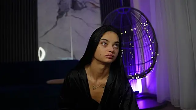 RachelRavee online show from December 4, 5:17 am