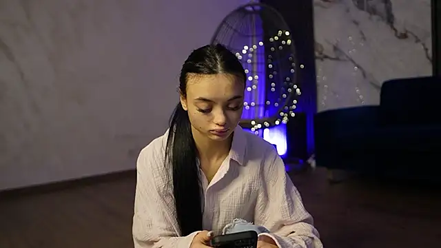 RachelRavee online show from January 15, 5:23 am