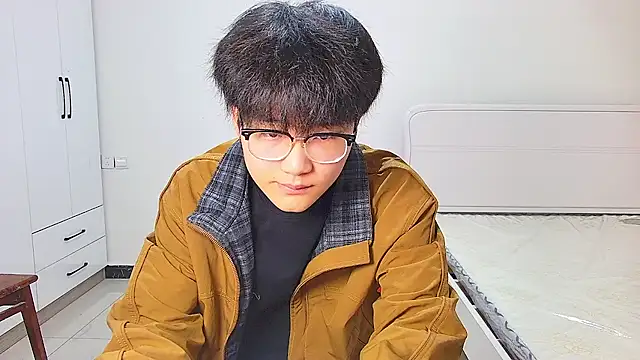 KK-cuteboy online show from May 7, 12:21 pm