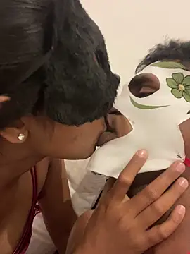 Snapshot of Nora-2003 chatting on February 25, 3:21 pm Nora-2003 online show from February 25, 3:21 pm