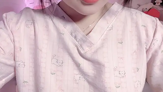 Snapshot of BeChinh_Lee chatting on May 11, 4:04 pm BeChinh Lee online show from May 11, 4:04 pm