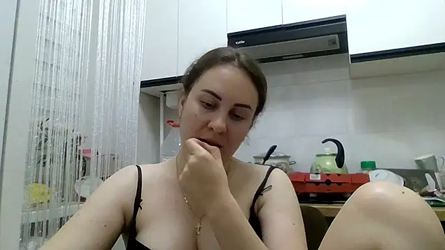 Snapshot of MeadowEyes chatting on June 11, 6:28 pm MeadowEyes online show from June 11, 6:28 pm