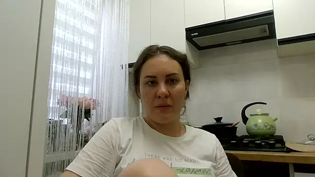 Snapshot of MeadowEyes chatting on June 29, 4:40 pm MeadowEyes online show from June 29, 4:40 pm