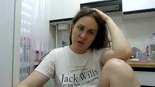 Snapshot of MeadowEyes chatting on June 30, 5:58 pm MeadowEyes online show from June 30, 5:58 pm