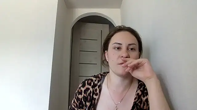 Snapshot of MeadowEyes chatting on July 14, 12:00 pm MeadowEyes online show from July 14, 12:00 pm