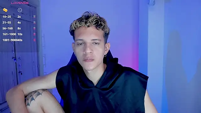 tylernova online show from March 9, 3:43 am