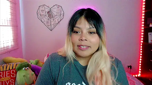 EllieMoonX online show from February 18, 9:55 pm