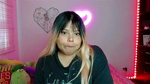 EllieMoonX online show from February 19, 10:50 pm