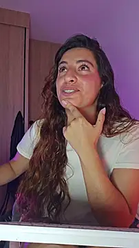 Meganthomson online show from December 17, 2:28 am