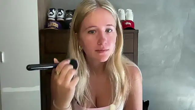 itssosierra online show from March 12, 11:55 pm