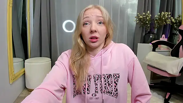 SundyRose online show from February 28, 8:59 am