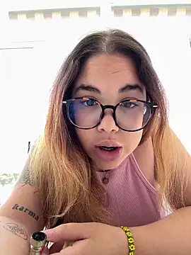 Snapshot of Andreaa_03 chatting on June 11, 12:25 pm Andreaa 03 online show from June 11, 12:25 pm