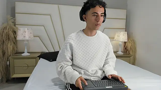 Zahir Ashar online show from October 17, 11:02 am