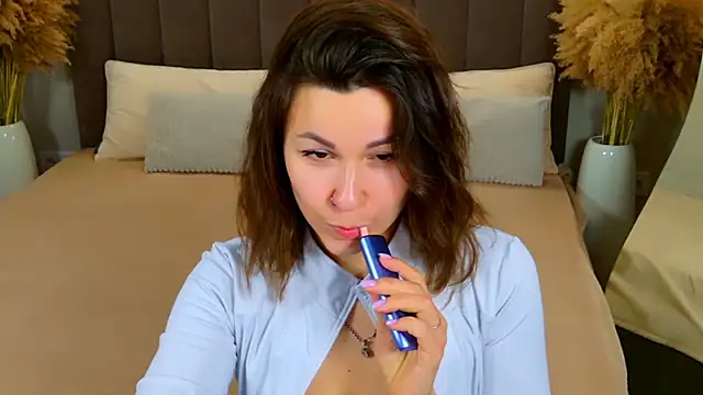 EdenSolis online show from April 14, 7:03 am