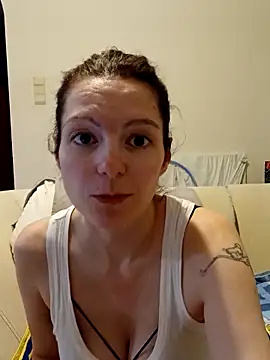 labellerose online show from April 16, 6:52 pm