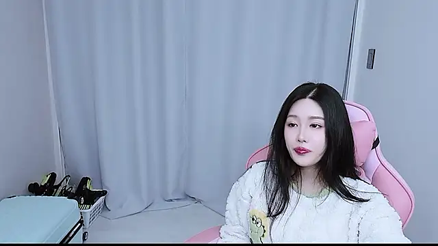 Snapshot of MISA_02 chatting on December 18, 12:44 pm MISA 02 online show from December 18, 12:44 pm